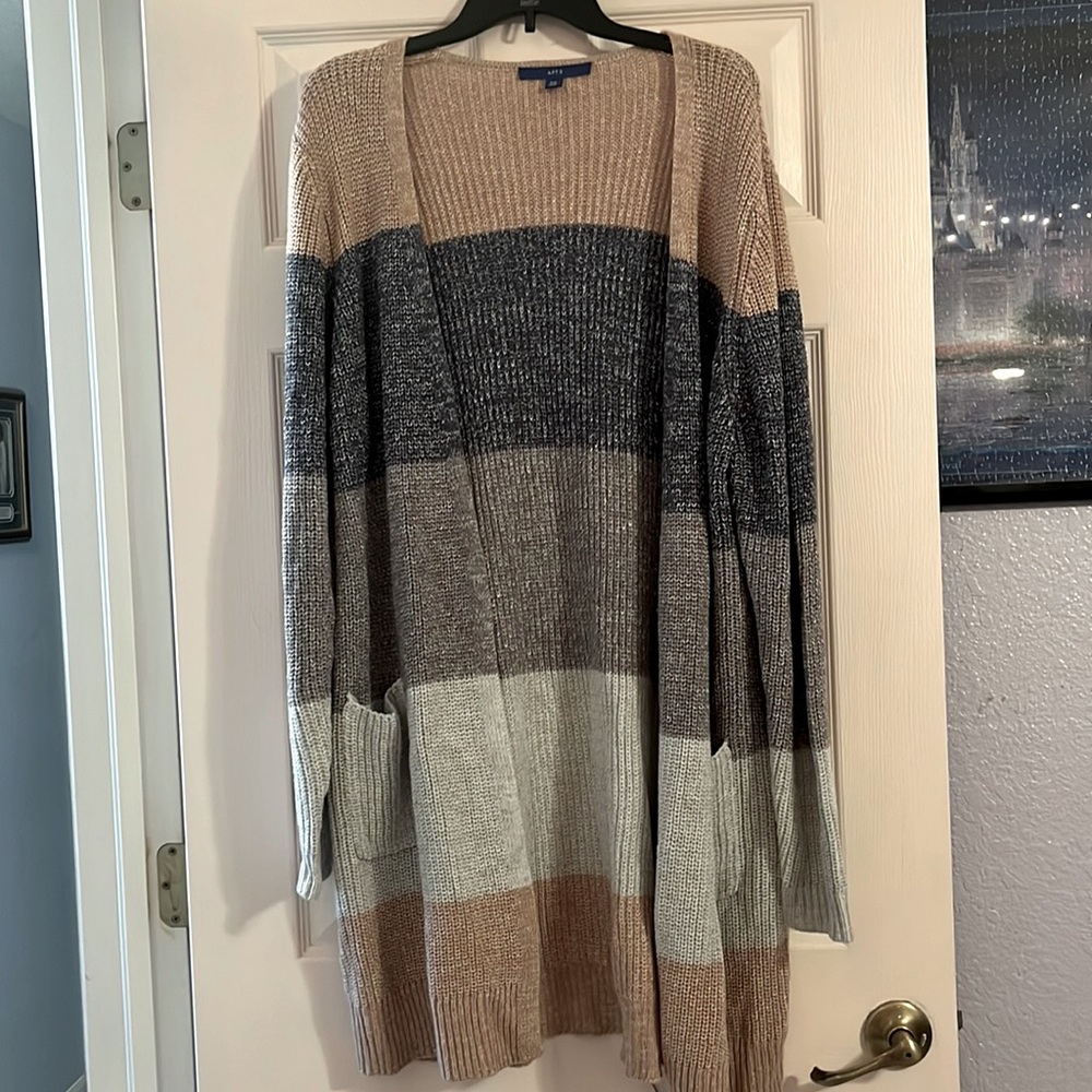 Long sleeve, block colors with shiny silver throughout